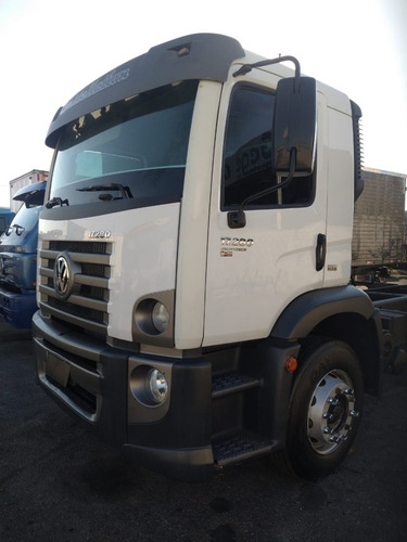 Imagem 3 de 12 de Volkswagen 17-280 Constelation 4x2 2013