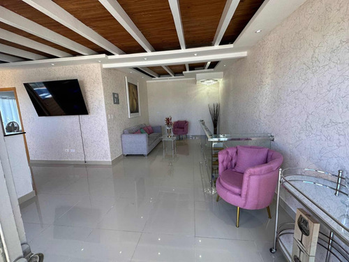 Se Vende Penthouse Con Terraza En El Cacique
