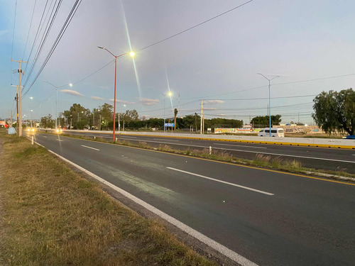 Se Vende Hectáreas A Pie De Carretera