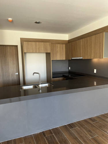Departamento En Renta $27,280 Mxn, 123 M², P10 Ikani, Juriquilla