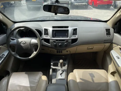 Toyota Fortuner 2.7L AT 2700CC 4X2