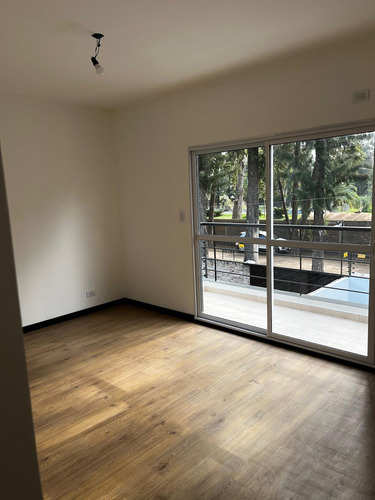 Casa Dúplex En Venta En Parque Leloir, Ituzaingó, G.b.a. Zona Oeste