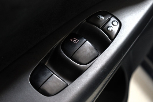 Imagem 13 de 15 de Nissan Sentra 2.0 Sv 16v