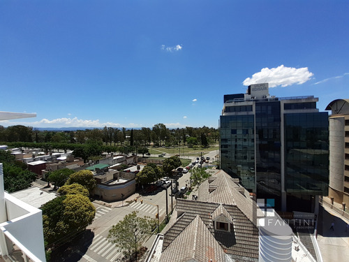 Casagrande // 1 Dorm // Cochera // Bº Jardín // Balcón // Piso Medio