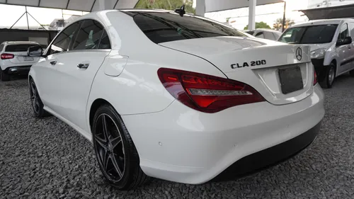 Mercedes-Benz Clase CLA 1.6 200 Cgi Sport At