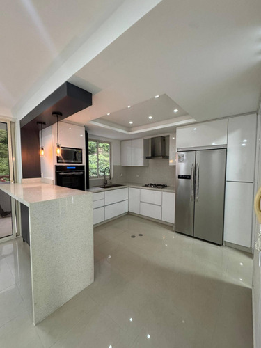 Annic Coronado Vende Moderno Apartamento En Resd. Vermont Trigaleña Alta Va Ref. 284422