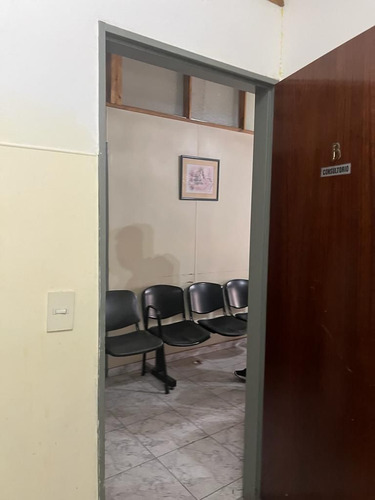 Local En Esq. Mas Casa S/ Lote Propio. Planos Aprox Pb Y 2p