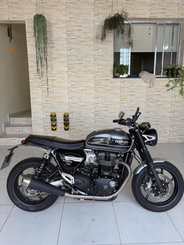 Triumph Speed Twin 1200