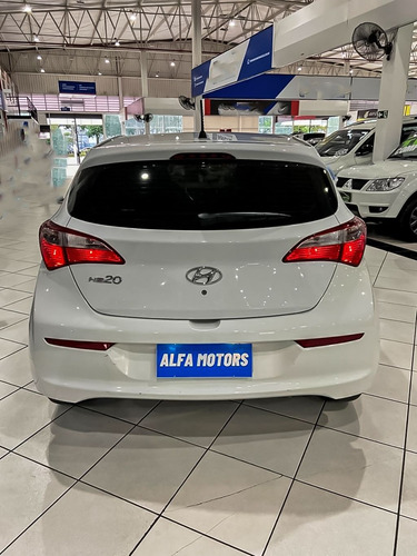 Imagem 9 de 10 de Hyundai Hb20 1.0 Comfort 12v