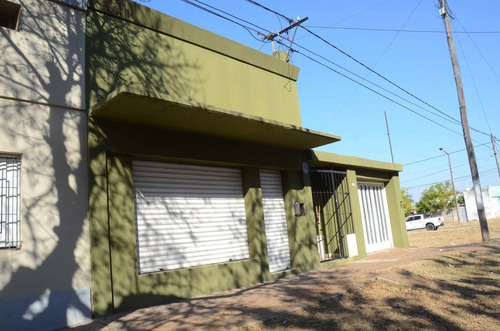 Imagen 5 de 17 de Casa Con Salón Comercial En Venado Tuerto