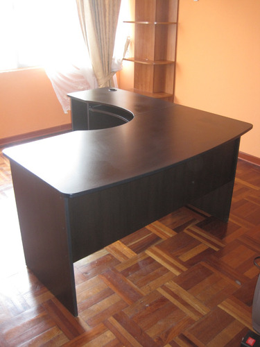 Escritorio De Melanine Seminuevo (Usado)