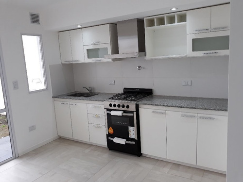 Imagen 10 de 14 de Duplex En Venta En Ituzaingo Norte