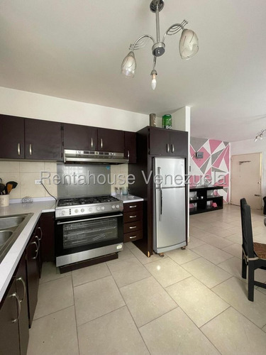 Casa En Alquiler Amoblada Bien Ubicada Con Agua Constante Seguridad 3 Habitaciones 3 Baños Lista Para Mudarse Nela 25-14786