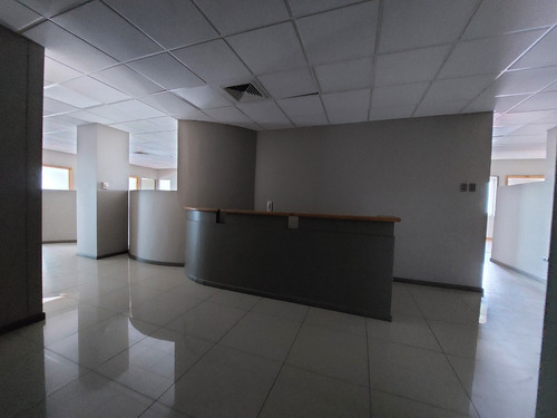 Oficina En Arriendo De 300 M2 Ciudad Empresarial, Huechuraba