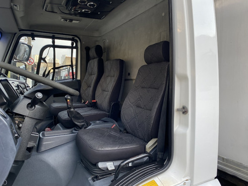 Imagem 8 de 15 de Ford Cargo 1319 Ano 2013 Frigorifico Ñ 1717 1517 1419 1418