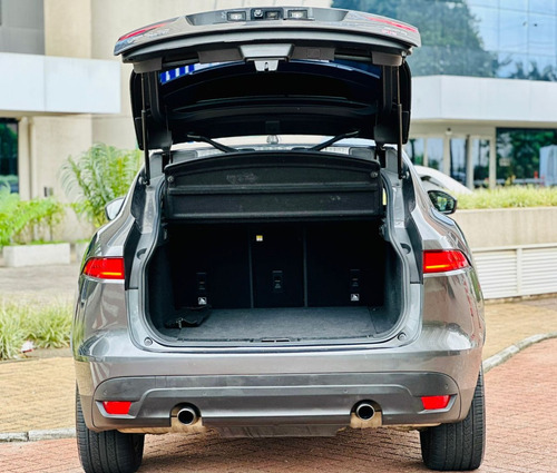Jaguar F-PACE 2.0 Prestige 5p Gasolina