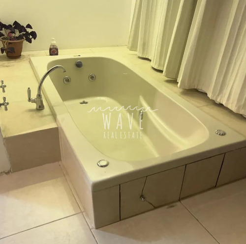 Casa Clásica De 3 Dormitorios En Jardines De Cordoba