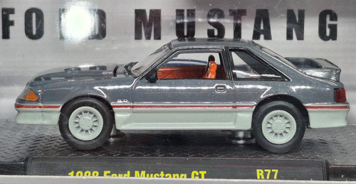 M2 Machines 1988 Ford Mustang Gt Ford 5.0 1:64 Gris Oscuro (Usado)