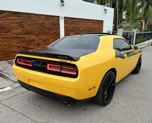Dodge Challenger 6.2 Srt Hellc At