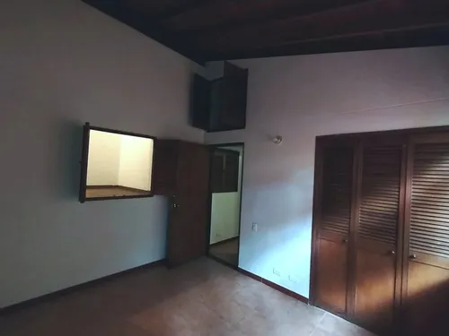 Casa En Venta En El Poblado. Cod V12261