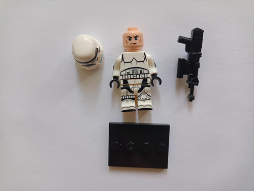 Stormtrooper Imperial Figura Star Wars E-11 Blaster Rifle (Usado)