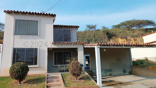 Renta  House Vip Group  Casas En Venta En Cabudare Lara La Piedad Sur  Av Intercomunal Totalmente Remodelada Con Acabados De Primera, Amplia Cocina Con Tope De Granito, Concepto Abierto