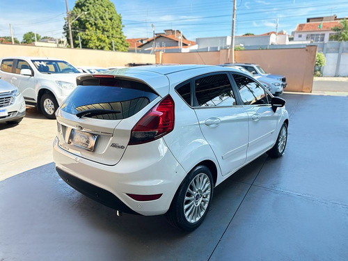 Ford Fiesta 1.6 TITANIUM HATCH 16V