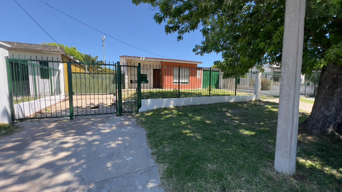 Alquiler Casa 1 Dormitorio Con Cochera Garage 1 Auto, Jardin, Otamendi Y Veracierto, Maroñas