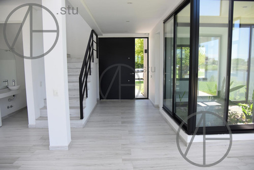 Casa Venta Al Agua Acacias Puertos Escobar