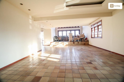 Imagem 3 de 15 de Aluguel De Casa Com 650m² E 8 Quartos - 2879