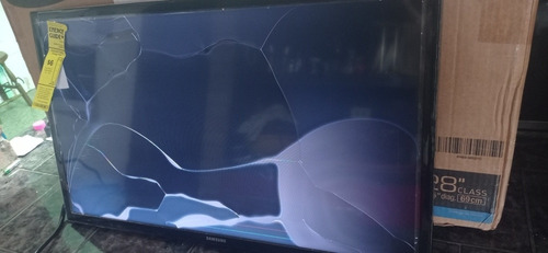 Imagen 2 de 10 de Tv Samsung Hg28nb673bf 28 PuLG Hd Nuevo Pantalla Partida