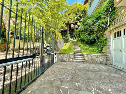 Imagen 2 de 30 de 6 Ambientes En 4 Plantas - Jardín, Piscina Y 4 Cocheras / Vicente Lopez