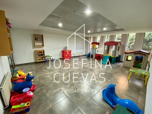 Avenida Las Condes, Mall Sport, La Cabaña. Las Condes