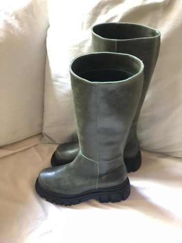 Imagen 2 de 3 de Bota Corre Lola Nathy Cuero Verde