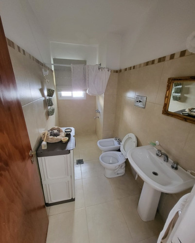 Imagen 19 de 20 de Jardin Espinosa, Casa De 4 Dormitorios En Venta, Pileta, Quincho, 4 Baños