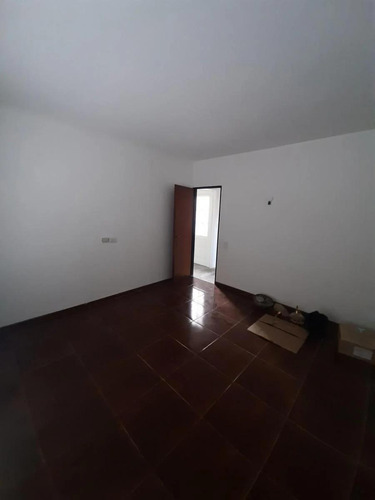 Casa En Venta - 3 Dormitorios 3 Baños - 247mts2 - Lanús Este