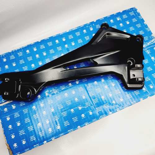 Soporte Reposapie Trasero Derecho Dominar 400 Ug Bajaj