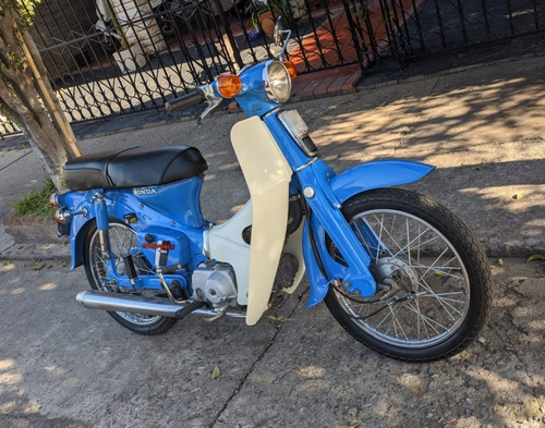 Imagen 4 de 13 de Honda C90