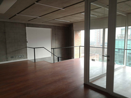 Luminosa Ciudad Empresarial 131 M2 , Dos Niveles Terraza