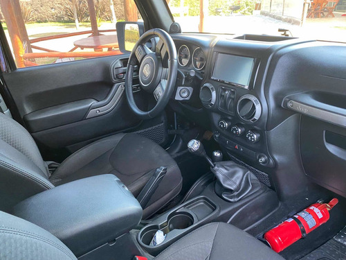 Imagen 6 de 10 de Jeep Wrangler 2014 3.6 Sport 284hp Mtx