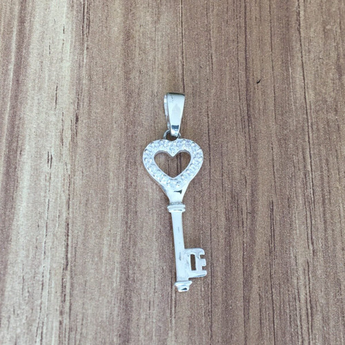 Imagen 5 de 9 de Dije Llave Corazón Circonias De Plata .925 Agálea Joyería