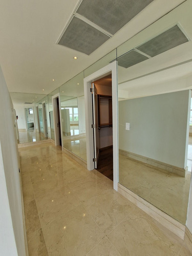 Apartamento De Lujo En Exclusiva Torre Los Cacicazgos