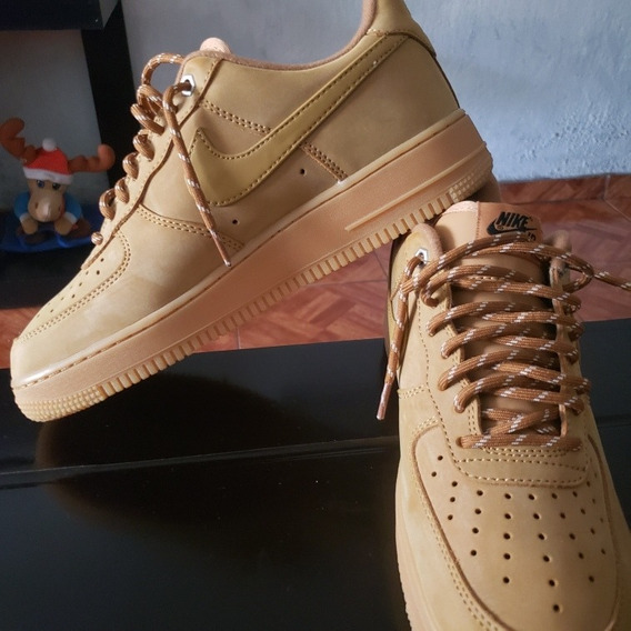 nike color camel