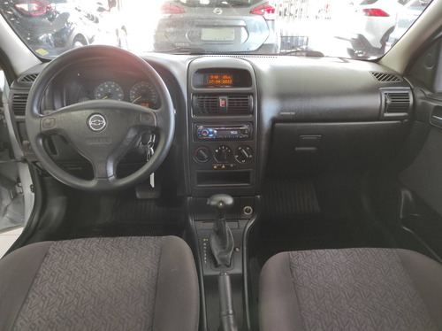 Imagem 7 de 10 de Chevrolet Astra 2.0 Mpfi Advantage 8v Flex 4p Automático