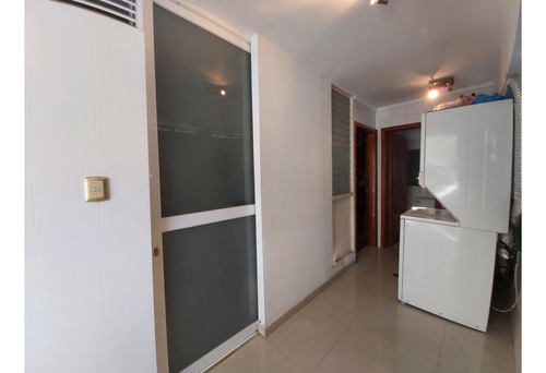 Los Naranjos - El Hatillo. Venta Apartamento Ph 4h+1s/ 3.5b + 1s/ 2e