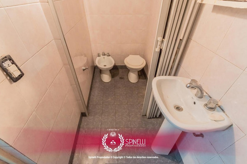 Imagen 15 de 30 de Local Comercial · 45m2 · Bajas Expensas! Excelente Ubicación! A Reciclar! Oportunidad!