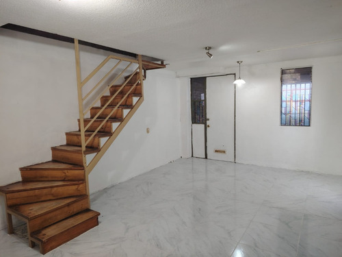 Casa De 2 Pisos, En Villa Los Adobes, Se Acepta Subsidio.