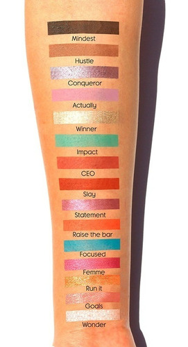 Imagen 4 de 6 de Paleta De Sombras Lady Boss Amor Us Con 15 Tonos Vegano