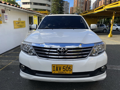 Toyota Fortuner 2.7 Sr5 4X2