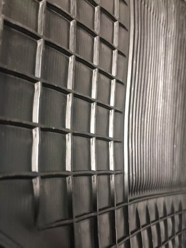 Cubre Alfombra Universal De Goma 4 Piezas Auto Pvc